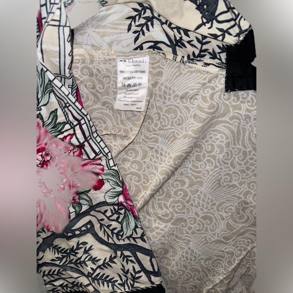 Khaadi Vibrant Floral Women's Kurta - Picture 4 of 6